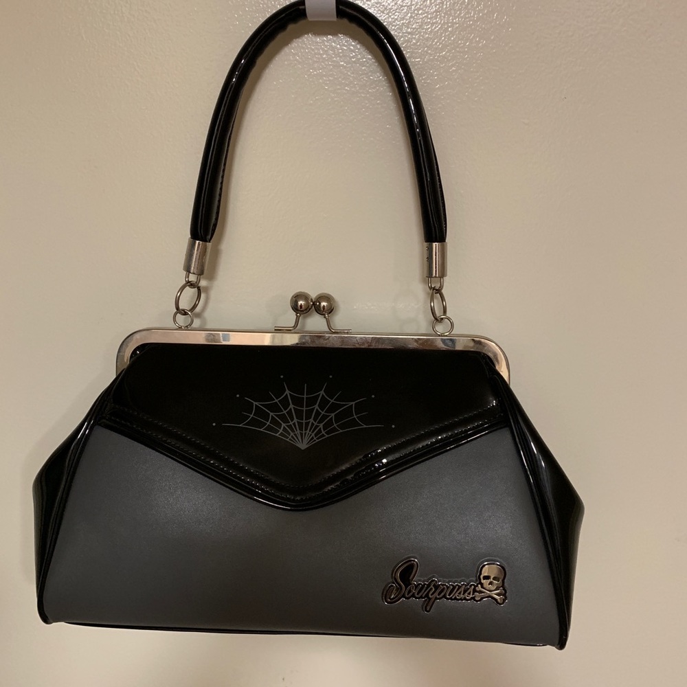 SOURPUSS WEBBED WIDOW PURSE BLACK/SILVER